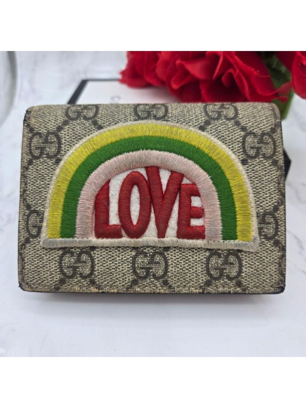 Gucci Fold Wallet Love Rainbow GG Supreme